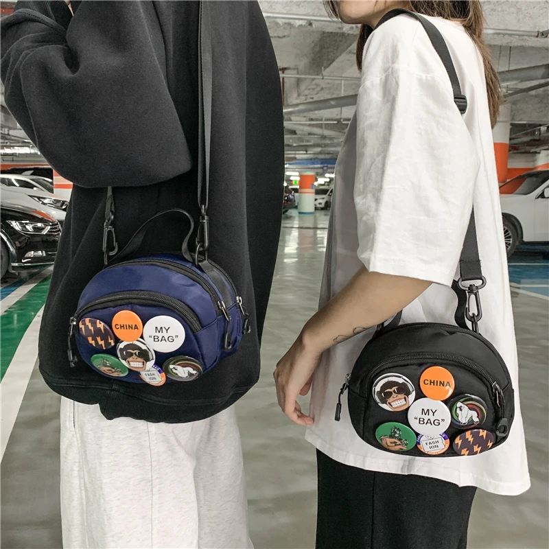Solid Fabric Men's Single Shoulder Bag Teenage Boys Unisex DIY Badges Crossbody Messenger Bag Street Leisure Small Square Bag
Solid Fabric Men's Single Shoulder Bag Teenage Boys Unisex DIY Badges Crossbody Messenger Bag Street Leisure Small Square Bag