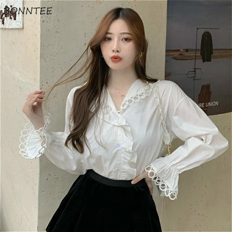 Shirts Women White Classy Trendy All-match Ins Oversized Solid Aesthetic Ruffles Charm Vintage Elegant Flare Sleeve Daily V-Neck
Shirts Women White Classy Trendy All-match Ins Oversized Solid Aesthetic Ruffles Charm Vintage Elegant Flare Sleeve Daily V-Neck