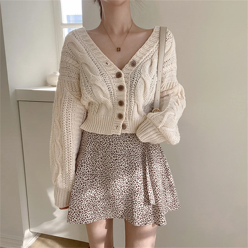 대민민민vintage Outwear кардиганы, женские свитера Новинка 국 Высококачественная шикарная 2021 Повседневная теплая вязаная одежда OL свободные пальто
대민민민vintage Outwear кардиганы, женские свитера Новинка 국 Высококачественная шикарная 2021 Повседневная теплая вязаная одежда OL свободные пальто
