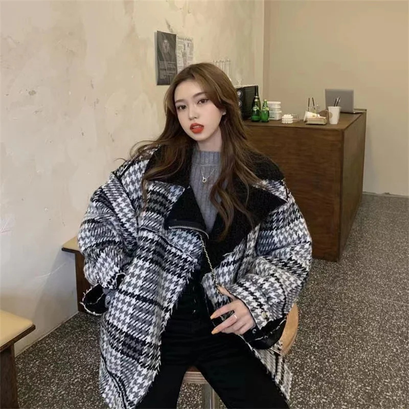 winter new women's Woolen coat fashion Loose large size lapel long sleeve Thick warm casual tops design female Woolen Overcoat
winter new women's Woolen coat fashion Loose large size lapel long sleeve Thick warm casual tops design female Woolen Overcoat