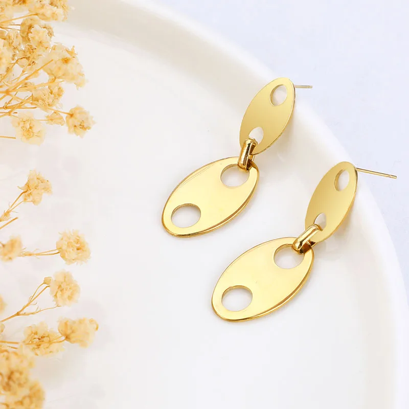 European Fashion Stainless Steel Earrings Female Exaggerated Geometric Size Oval Hollow Out Long Titanium Steel Earrings Female
European Fashion Stainless Steel Earrings Female Exaggerated Geometric Size Oval Hollow Out Long Titanium Steel Earrings Female