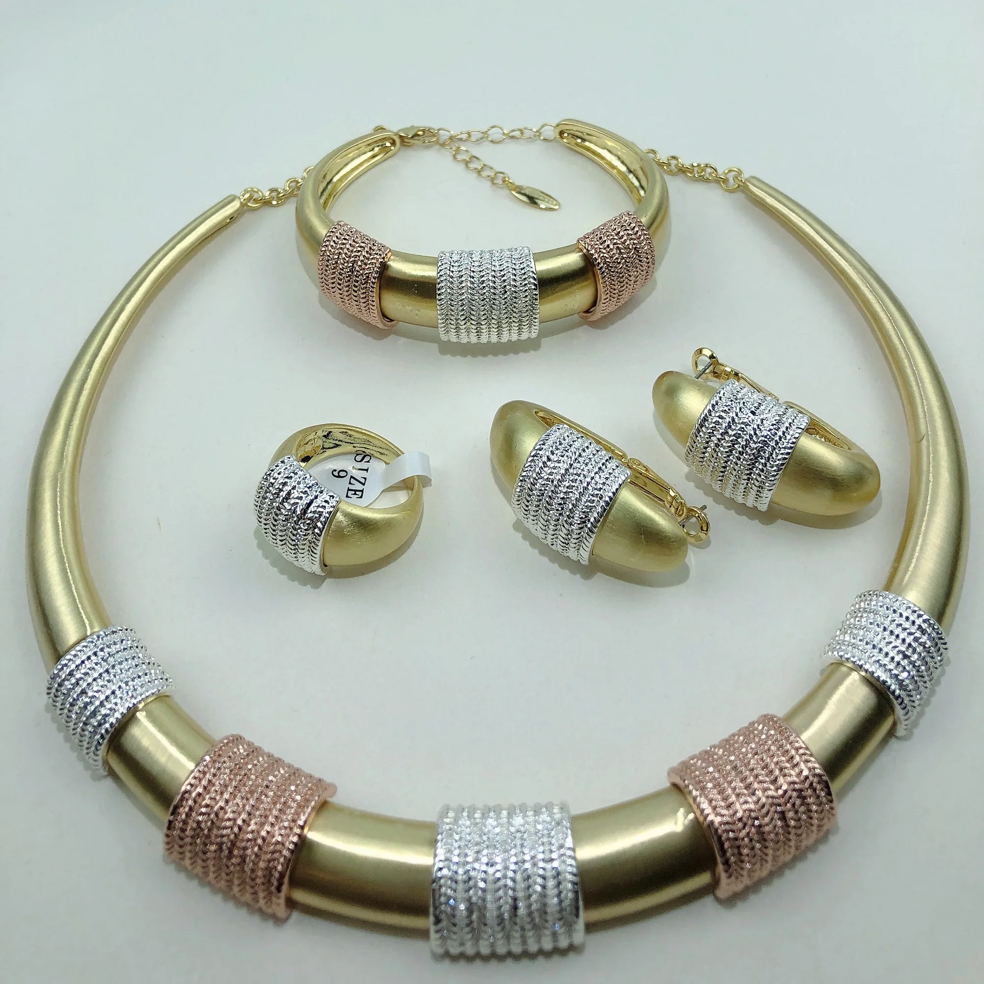 Jewelry For Women sets 18k Gold Plated Necklace Ring Bracelet Bridal Earring Luxurious Copper Dubai Party Wedding
Jewelry For Women sets 18k Gold Plated Necklace Ring Bracelet Bridal Earring Luxurious Copper Dubai Party Wedding