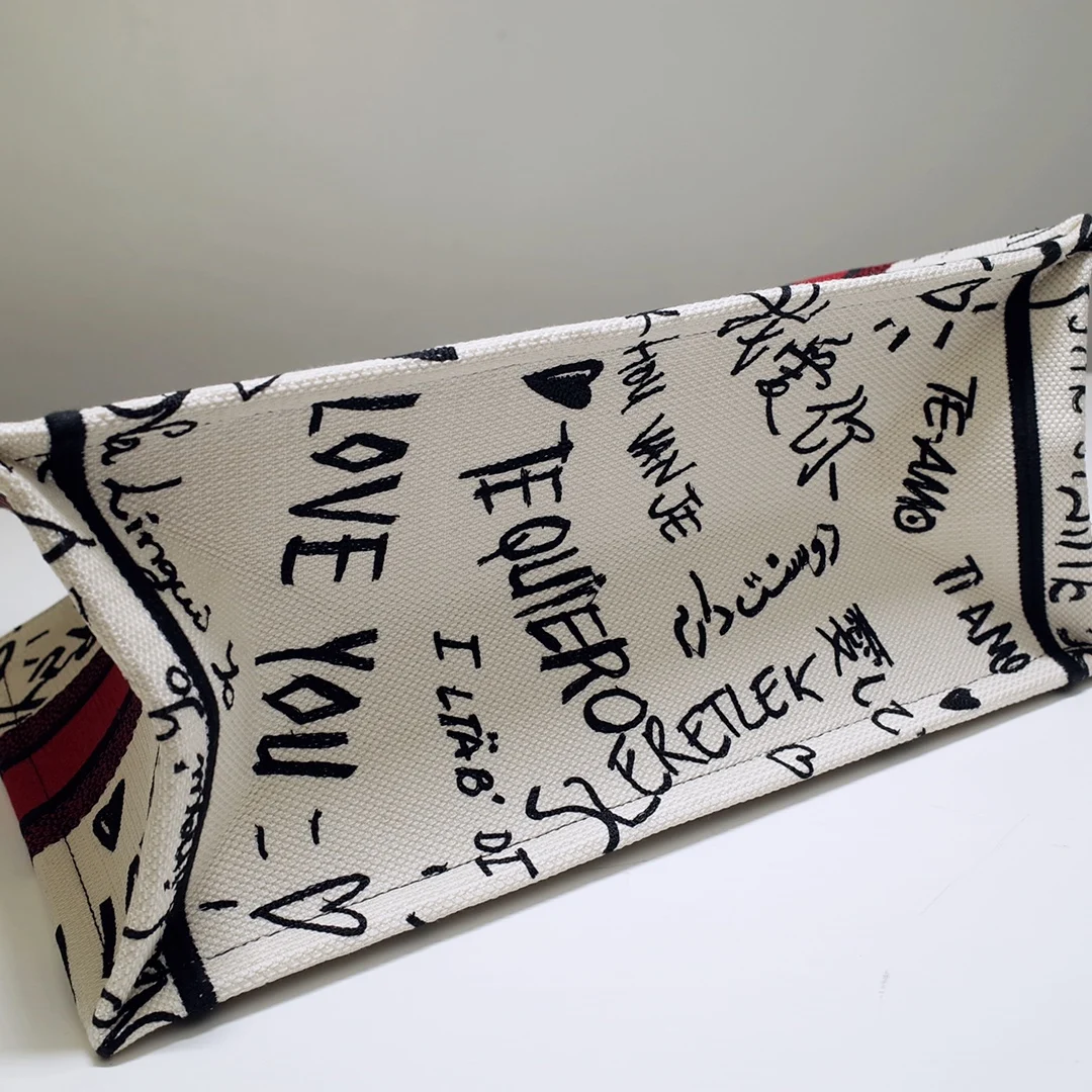 Luxury Design Straw Tote Bag for Women Handwoven Big Shopping Bag Letter Embroidered Shoulder Bag Fashion Summer Handbag Brand
Luxury Design Straw Tote Bag for Women Handwoven Big Shopping Bag Letter Embroidered Shoulder Bag Fashion Summer Handbag Brand