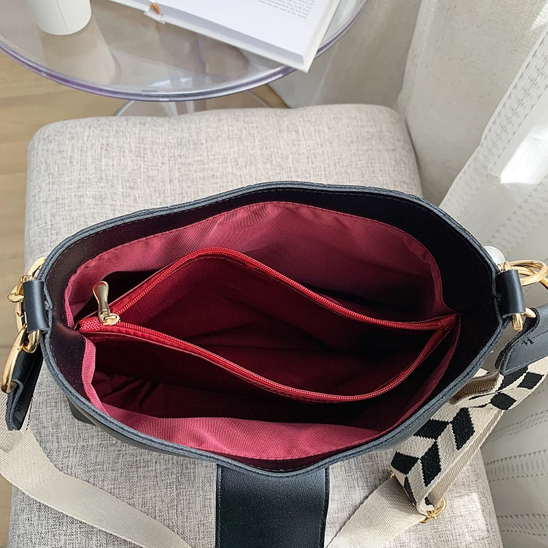 Bag women's 2021 new high capacity messenger bag with versatile texture and advanced sense of western style Bucket Bag
Bag women's 2021 new high capacity messenger bag with versatile texture and advanced sense of western style Bucket Bag