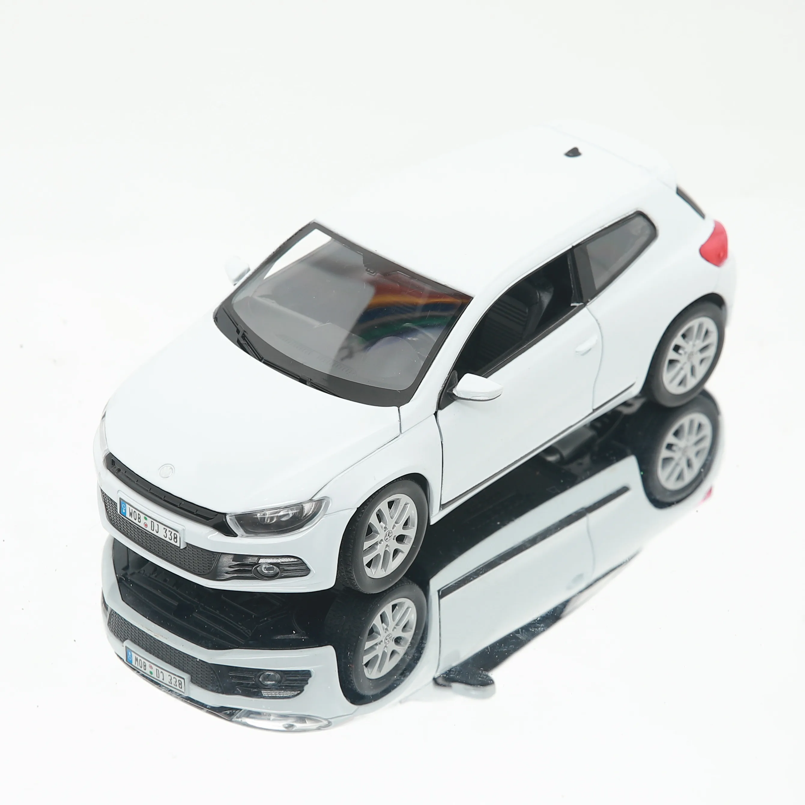 Welly 1:24 VW Volkswagen Scirocco литый под давлением автомобиль, модель автомобиля, товары для коллекции игрушек для взрослых
Welly 1:24 VW Volkswagen Scirocco литый под давлением автомобиль, модель автомобиля, товары для коллекции игрушек для взрослых