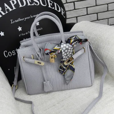 Fashion Casual women's handbags Luxury ladies'genuine handbag Designer Shoulder bag new bags XBN01-XBN05
Fashion Casual women's handbags Luxury ladies'genuine handbag Designer Shoulder bag new bags XBN01-XBN05