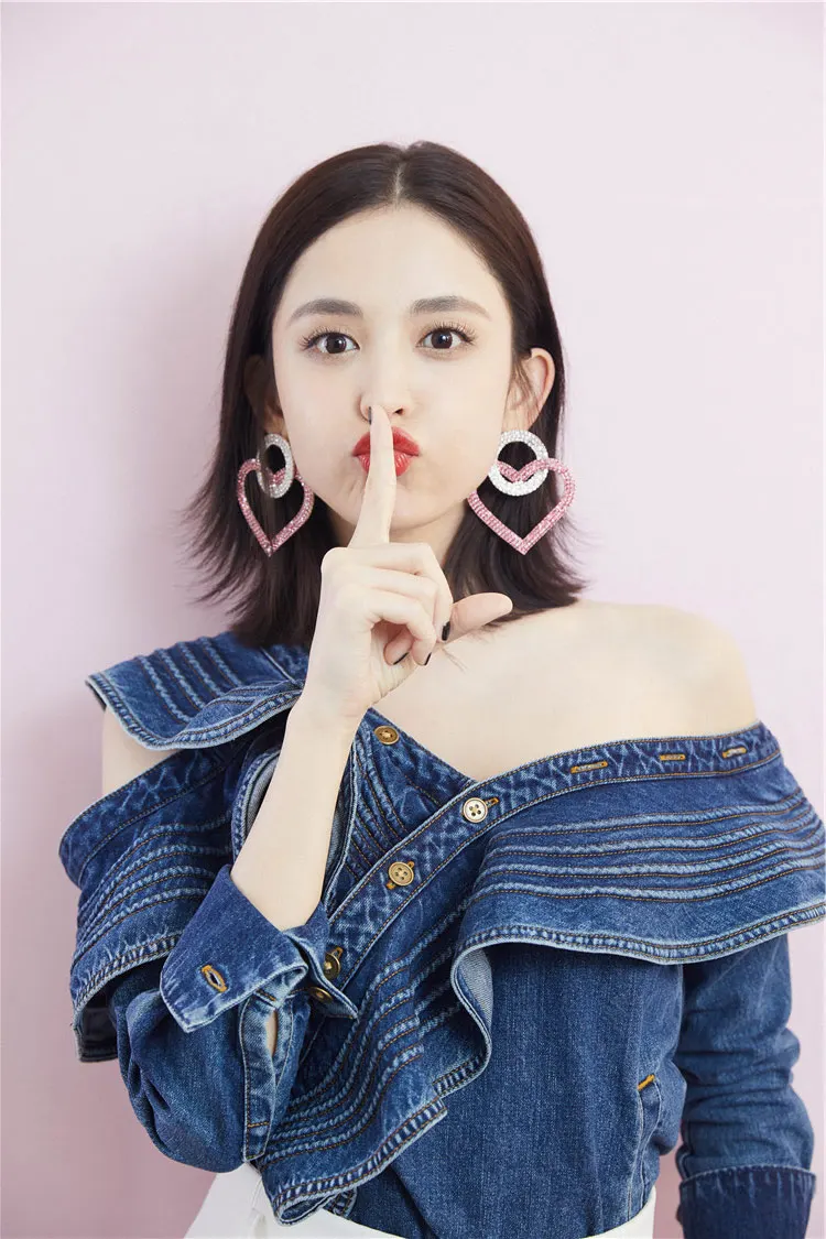 Sexy Denim Shirt Women 2020 Autumn Skew Collar Ruffles Long Sleeve Women Blouse Fashion Blue Denim Jeans Blouse Ladies Tops
Sexy Denim Shirt Women 2020 Autumn Skew Collar Ruffles Long Sleeve Women Blouse Fashion Blue Denim Jeans Blouse Ladies Tops