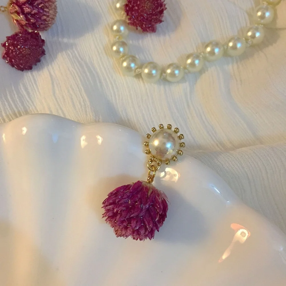 Vintage Pearl Stud Earrings Cute Purple Berry Flower European Style Elegant Floral Pendant Romantic Female Earrings Gift Jewelry
Vintage Pearl Stud Earrings Cute Purple Berry Flower European Style Elegant Floral Pendant Romantic Female Earrings Gift Jewelry