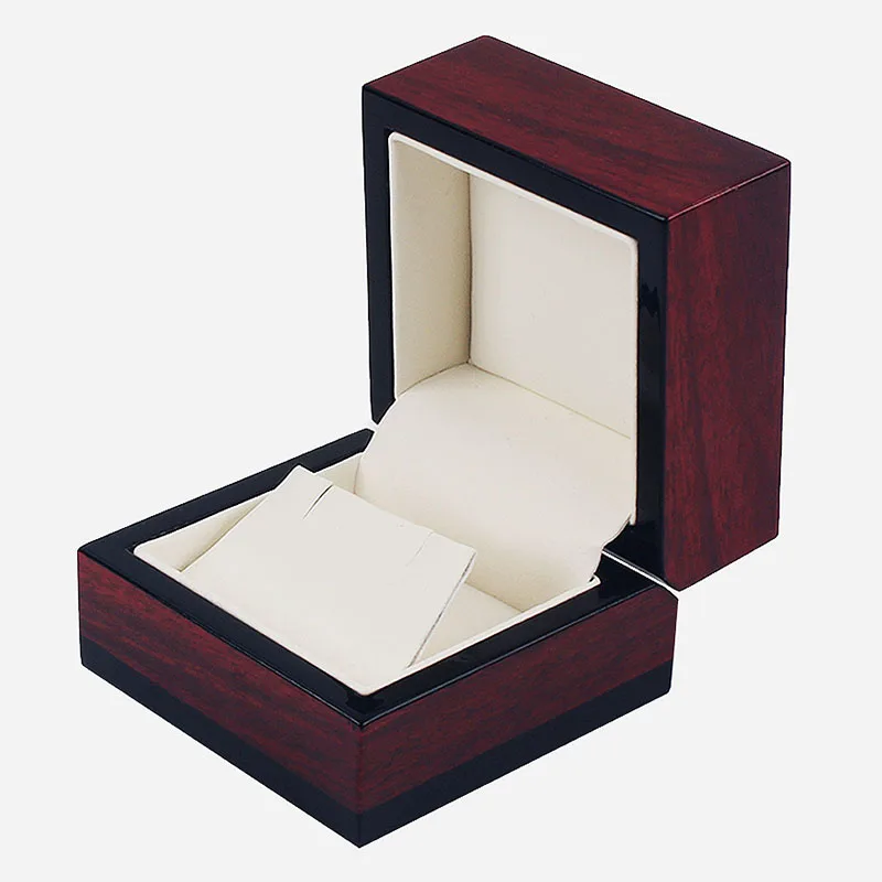 Деревянная подарочная коробка для украшений JMjermyn
Деревянная подарочная коробка для украшений JMjermyn