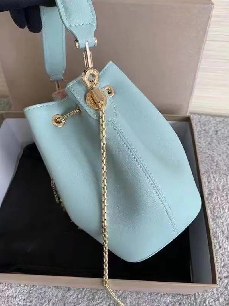 New fashion women's leather women's bag Korean soft leather bucket bag straddle single shoulder bag high quality luxury handbag
New fashion women's leather women's bag Korean soft leather bucket bag straddle single shoulder bag high quality luxury handbag