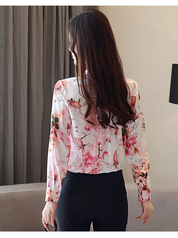 New Printed Silk Long-sleeved Women's Blouse V-neck Bow Tops Comfortable Fashion Casual Shirt 2021 Spring Summer Houthion
New Printed Silk Long-sleeved Women's Blouse V-neck Bow Tops Comfortable Fashion Casual Shirt 2021 Spring Summer Houthion