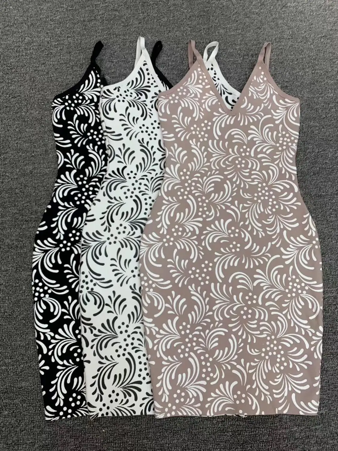 2019 Women white black brown v neck spaghetti strap Vestidos Celebrity evening party bodycon bandage dress
2019 Women white black brown v neck spaghetti strap Vestidos Celebrity evening party bodycon bandage dress