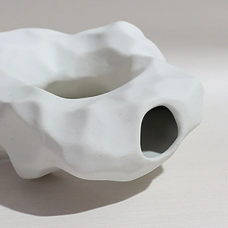 Modern White Ceramic Geometry Vase Dining Table Living Room Ornaments Hotel Wine Cabinet Decoration Home Decor Accessories
Modern White Ceramic Geometry Vase Dining Table Living Room Ornaments Hotel Wine Cabinet Decoration Home Decor Accessories