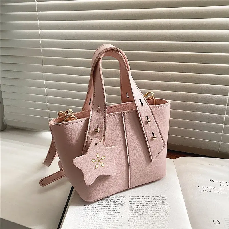 Women's Shoulder Bag Woman Handbags PU Leather Quality Summer Solid Simple Korean Fashion Bolsa Female Crossbody Bags Totes 2021
Women's Shoulder Bag Woman Handbags PU Leather Quality Summer Solid Simple Korean Fashion Bolsa Female Crossbody Bags Totes 2021