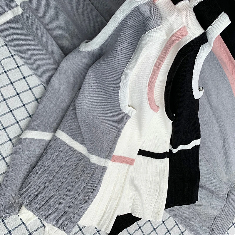Summer Knitted Tank Top + High Waist Wide Leg Pants Set Women Sleeveless V-neck Vest Crop Top Mid-Calf Length Two Piece Set
Summer Knitted Tank Top + High Waist Wide Leg Pants Set Women Sleeveless V-neck Vest Crop Top Mid-Calf Length Two Piece Set