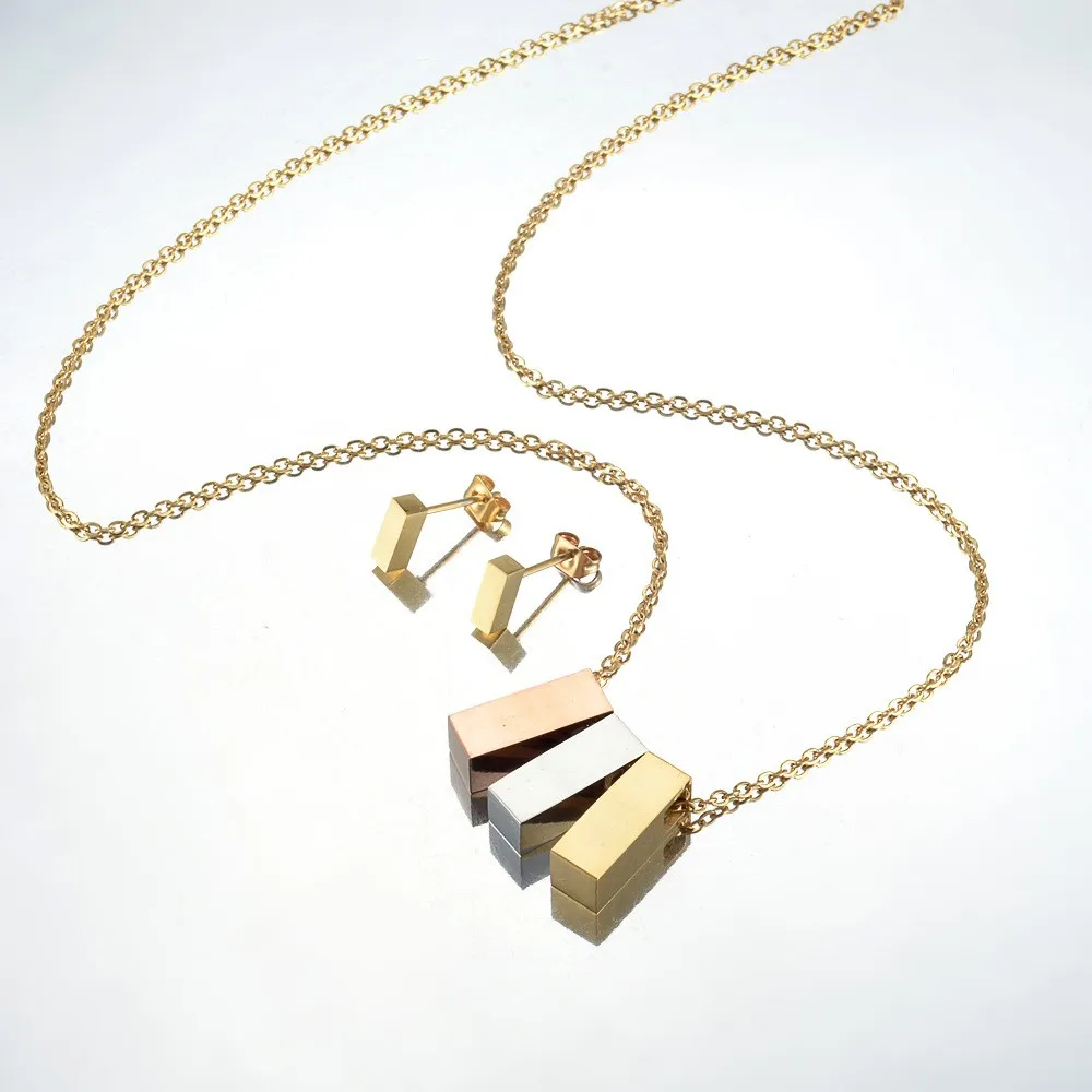 14k Golden Necklace And Earing Jewelry Set For Women Stainless Steel Gold-plated Three Colors Block Pendant Ear Studs Gifts
14k Golden Necklace And Earing Jewelry Set For Women Stainless Steel Gold-plated Three Colors Block Pendant Ear Studs Gifts