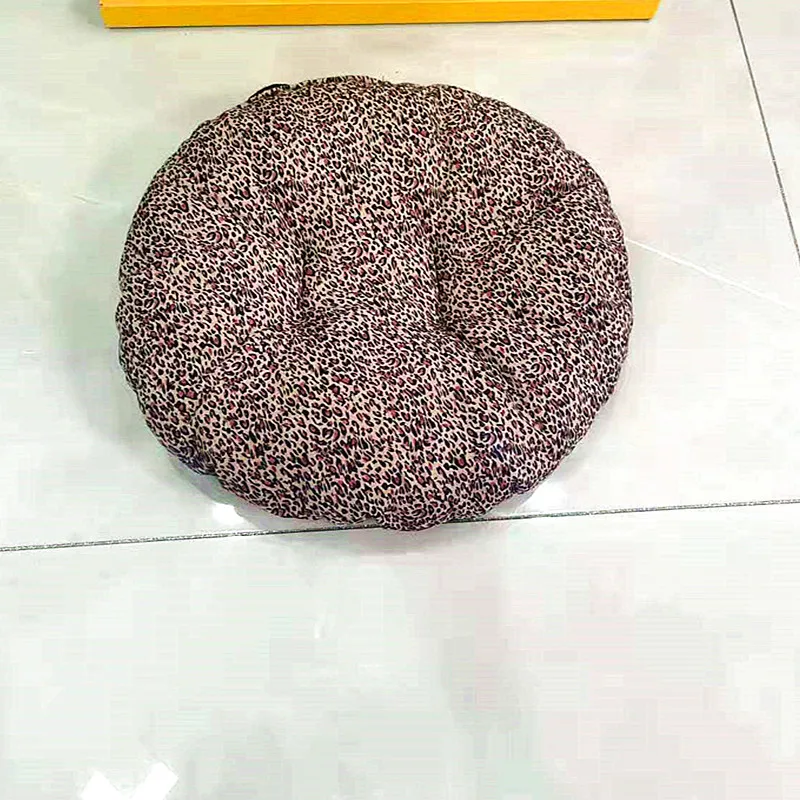 Warm Soft Cotton Universal Cat Bed Cushion Cat Furniture Simplicity Pet Accessories Beds Cama Para Gato Pet Supplies EK50MW
Warm Soft Cotton Universal Cat Bed Cushion Cat Furniture Simplicity Pet Accessories Beds Cama Para Gato Pet Supplies EK50MW