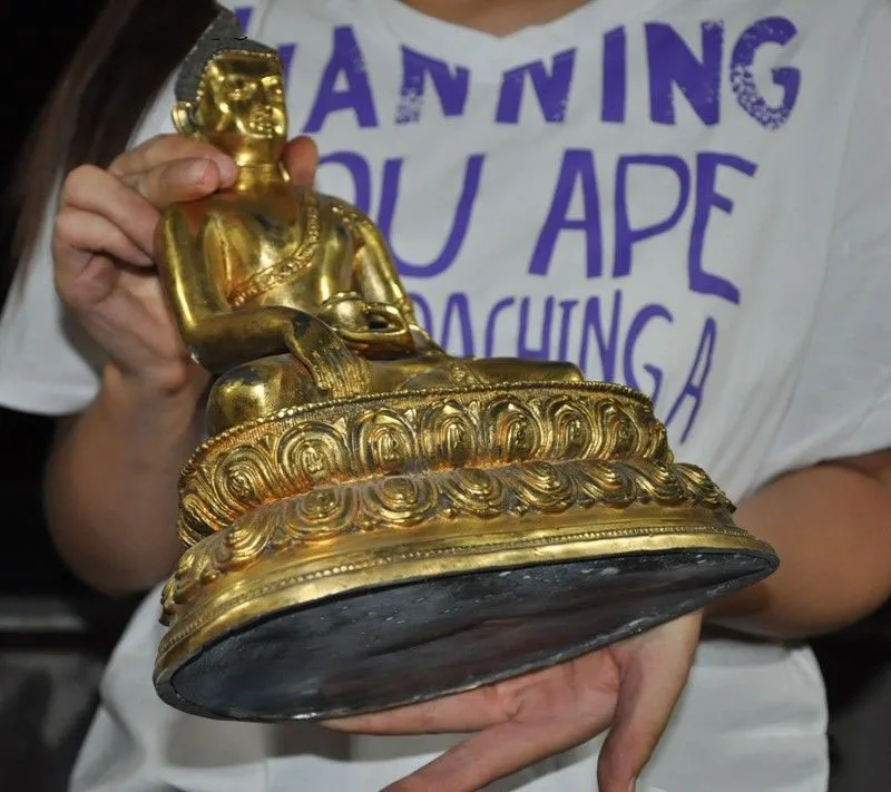 wedding decoration 11"Old Tibetan bronze Gilt Buddhism Sakyamuni Shakyamuni Medicine Buddha statue
wedding decoration 11"Old Tibetan bronze Gilt Buddhism Sakyamuni Shakyamuni Medicine Buddha statue