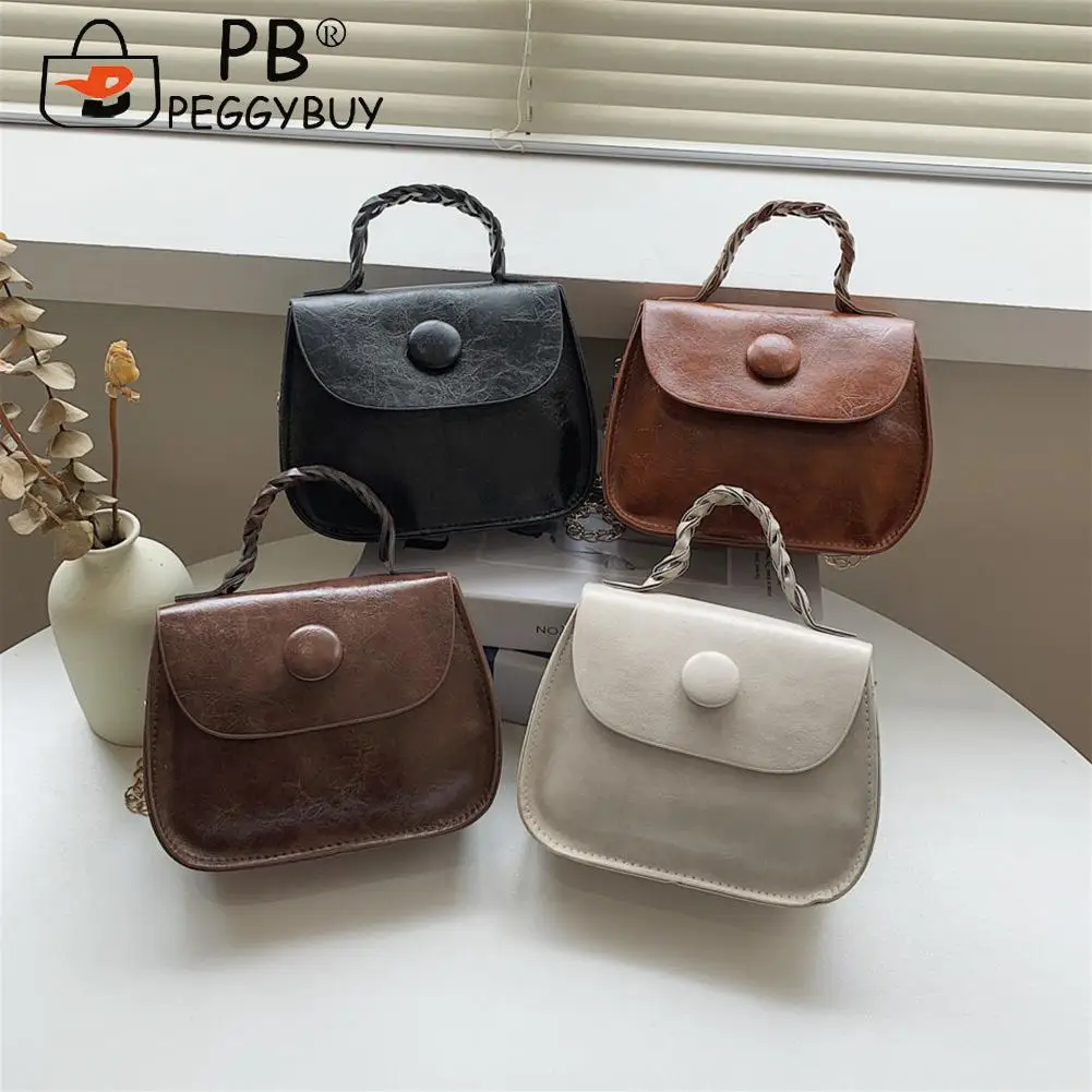 Классическая женская сумка на плечо, однотонный мессенджер из искусственной кожи на цепочке, маленькая элегантная сумочка с клапаном
Классическая женская сумка на плечо, однотонный мессенджер из искусственной кожи на цепочке, маленькая элегантная сумочка с клапаном