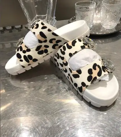 BONJEAN Leopard Printed Leather Flat Shoes Summer Open Toe Crystal Embellished Woman Sandal Comfortable Beach Wearing Shoe
BONJEAN Leopard Printed Leather Flat Shoes Summer Open Toe Crystal Embellished Woman Sandal Comfortable Beach Wearing Shoe