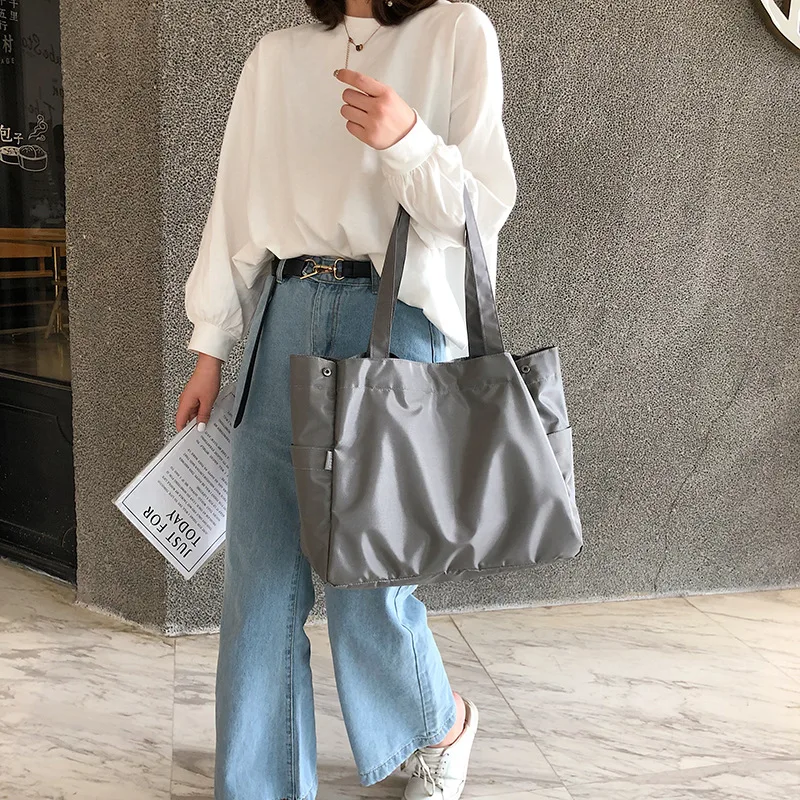 Women Tote BagNew Korean Version of Simple and Stylish Large-capacity Buckle Shoulder Bag Wild Fashion Oxford Cloth Handbags
Women Tote BagNew Korean Version of Simple and Stylish Large-capacity Buckle Shoulder Bag Wild Fashion Oxford Cloth Handbags