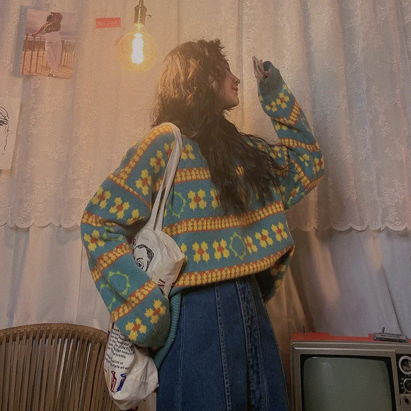Vintage striped knit sweater top women fall 2020 new loose-sleeved old-sleeved sweater tide long sweater coat knitted sweater
Vintage striped knit sweater top women fall 2020 new loose-sleeved old-sleeved sweater tide long sweater coat knitted sweater