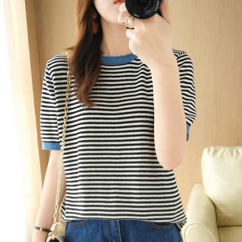 Summer cotton stripe short sleeve t-shirt female loose middle school student round neck versatile color matching minority couple
Summer cotton stripe short sleeve t-shirt female loose middle school student round neck versatile color matching minority couple