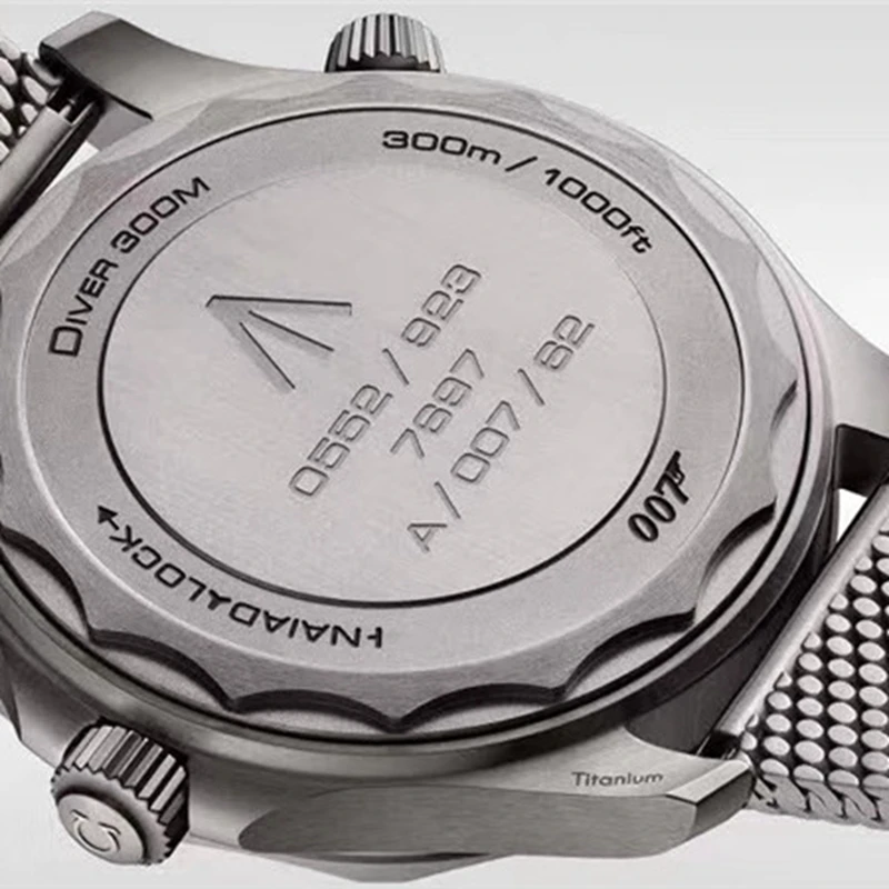 It's full automatic mechanical watch, ceramic watch ring, 316 steel stainless steel 007 series aaa watch
It's full automatic mechanical watch, ceramic watch ring, 316 steel stainless steel 007 series aaa watch