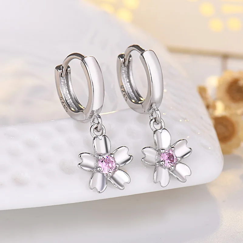 925 Sterling Silver Ear Buckle INS Flowers Pendant Hoops Earring Fashion Korean Jewelry 2021 Wedding banquet Jewelry Accessories
925 Sterling Silver Ear Buckle INS Flowers Pendant Hoops Earring Fashion Korean Jewelry 2021 Wedding banquet Jewelry Accessories