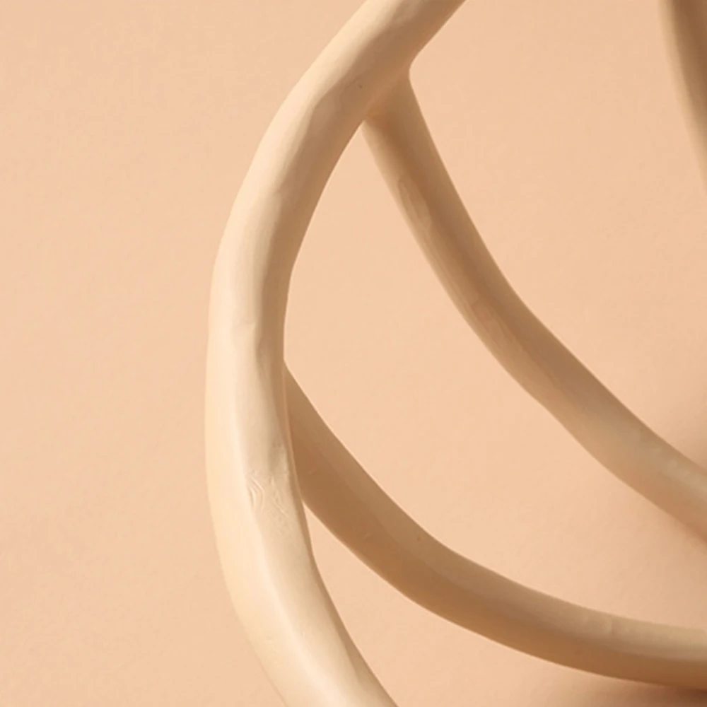 Nordic Creative Resin Retro Hollow Fruit Tray Home Living Room Porch Desktop Fruit Plate Snack Candy Bowl Furnishings Crafts
Nordic Creative Resin Retro Hollow Fruit Tray Home Living Room Porch Desktop Fruit Plate Snack Candy Bowl Furnishings Crafts