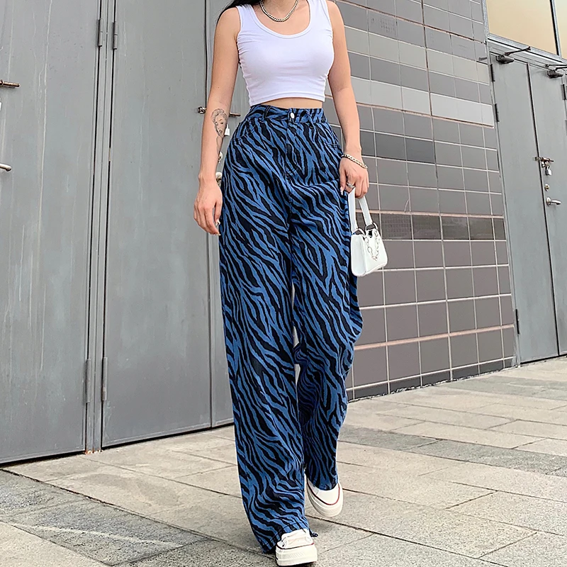 Women 90s Vintage Straight Wide Leg Jeans Zebra Stripes Print High Waist Loose Denim Pants Hip Hop Fashion Trousers Streetwear
Women 90s Vintage Straight Wide Leg Jeans Zebra Stripes Print High Waist Loose Denim Pants Hip Hop Fashion Trousers Streetwear