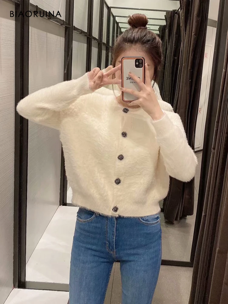 BIAORUINA Women's Chic Rhinestone Single Breasted Yellow Sweet Knitted Cardigan Round Neck Female Fashion Street Style Sweater
BIAORUINA Women's Chic Rhinestone Single Breasted Yellow Sweet Knitted Cardigan Round Neck Female Fashion Street Style Sweater