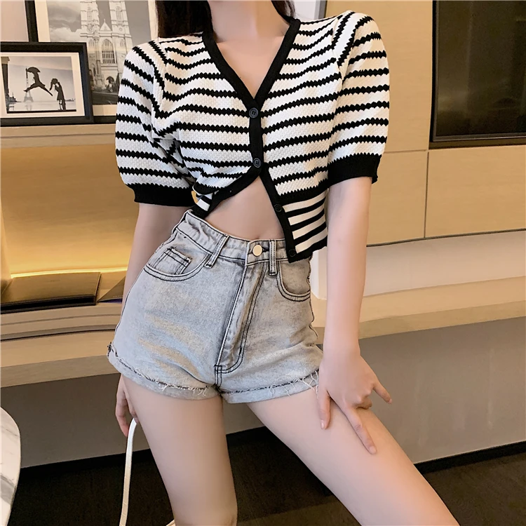 Ice Silk Feeling Strip Thin Knitwear Women's Top Short Sleeve V Neck Cropped Cardigans
Ice Silk Feeling Strip Thin Knitwear Women's Top Short Sleeve V Neck Cropped Cardigans