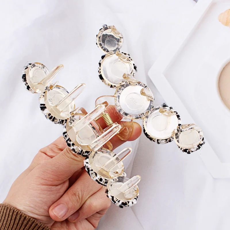 Classic Women Leopard Large Hair Claws Fashion Hair Clips Crab Girls Hair Accessories Hairpins Female Ornament Hairgrip
Classic Women Leopard Large Hair Claws Fashion Hair Clips Crab Girls Hair Accessories Hairpins Female Ornament Hairgrip