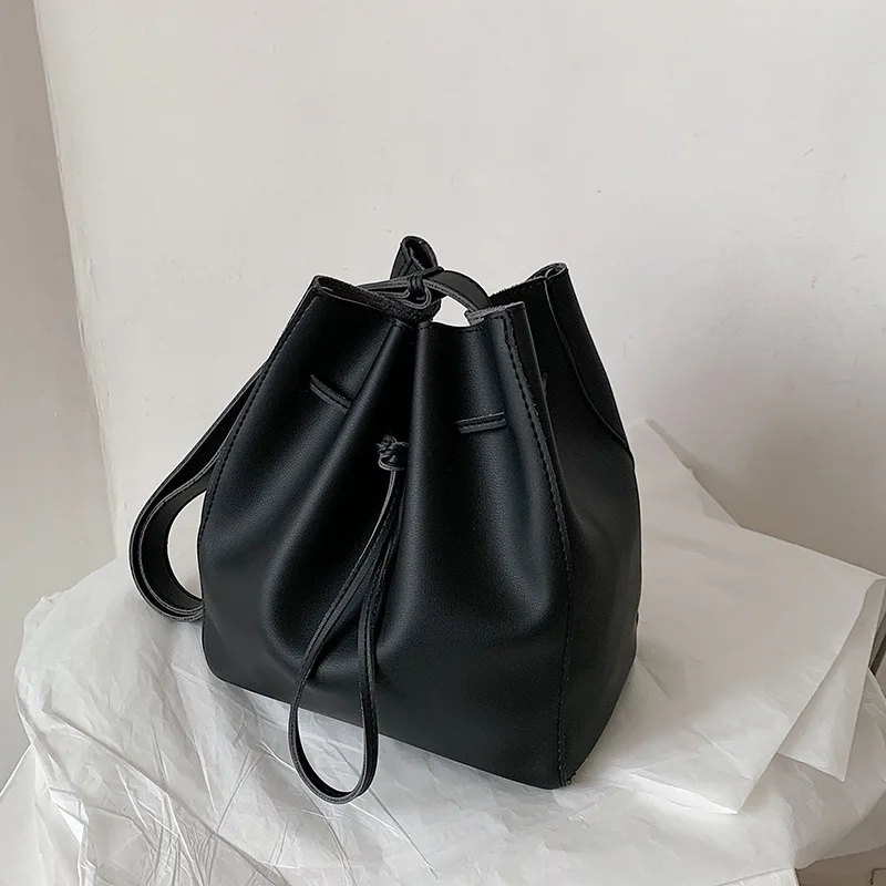 2021new Spring and Summer Bucket Bag Western Style Retro Fold Single Shoulder Messenger Large Capacity Female Bag Casual Fashion
2021new Spring and Summer Bucket Bag Western Style Retro Fold Single Shoulder Messenger Large Capacity Female Bag Casual Fashion