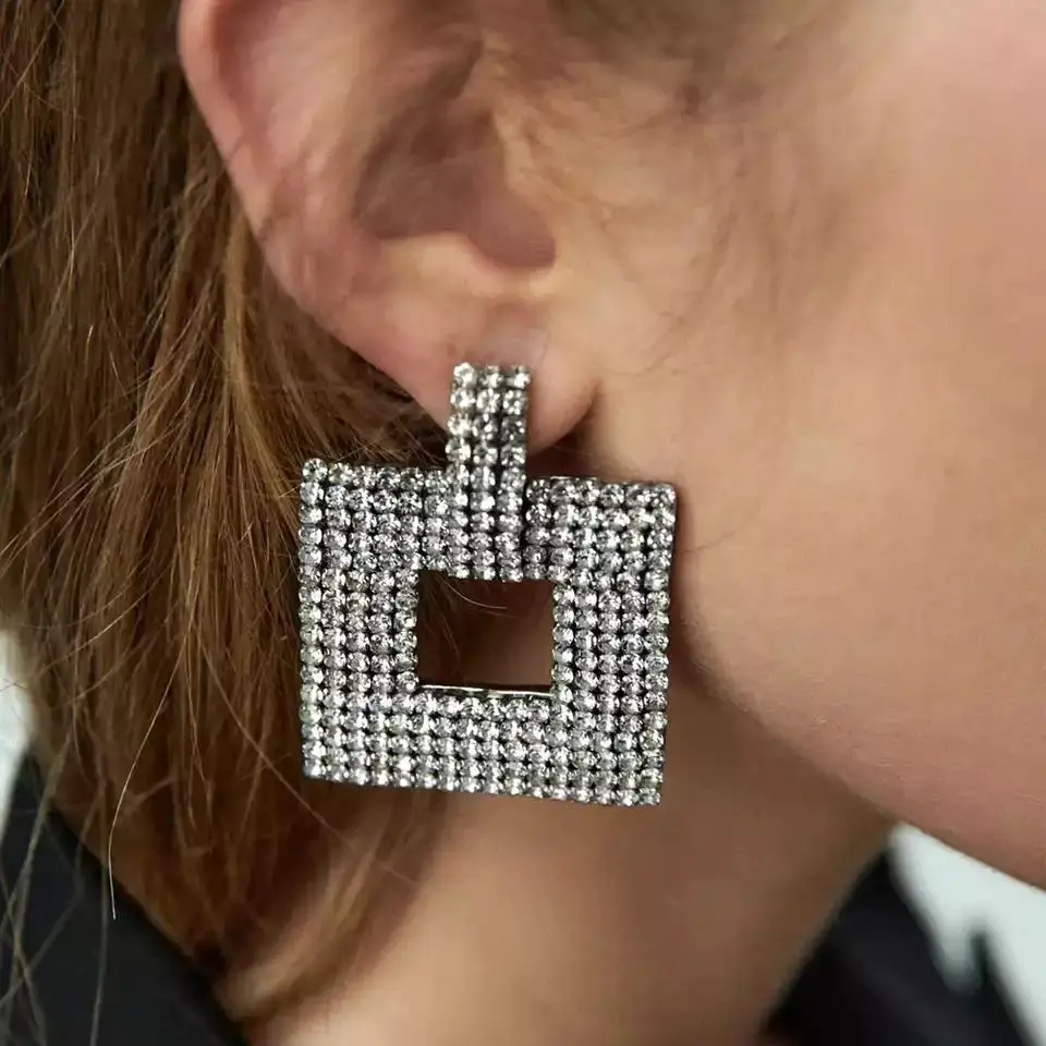 King Shiny Luxury Crystal Geometric Dangle Earrings Elegant Sparkly Rhinestone Hollow Square Drop Earrings Girls Party Jewelry
King Shiny Luxury Crystal Geometric Dangle Earrings Elegant Sparkly Rhinestone Hollow Square Drop Earrings Girls Party Jewelry