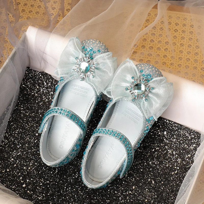 2021 Princess Leather Shoes for Girls Flower Casual Glitter Children High Heel Girls Shoes Butterfly Knot Blue Silver Size 25-35
2021 Princess Leather Shoes for Girls Flower Casual Glitter Children High Heel Girls Shoes Butterfly Knot Blue Silver Size 25-35