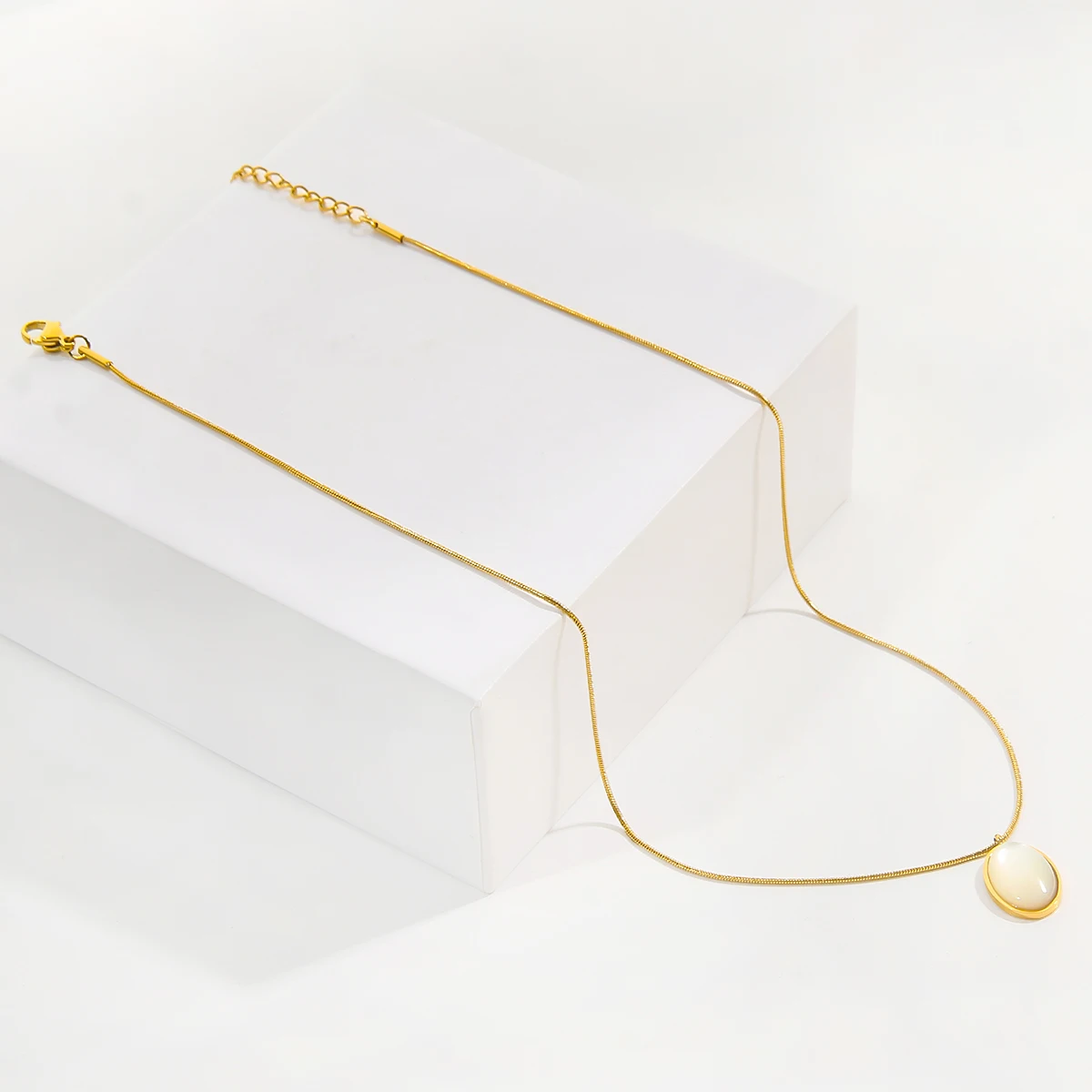 CARLIDANA Vintage 18K Real Gold Plated White Natural Stone Water Drop Crystal Opal Pendant Necklace for Women Luxury Jewelry
CARLIDANA Vintage 18K Real Gold Plated White Natural Stone Water Drop Crystal Opal Pendant Necklace for Women Luxury Jewelry