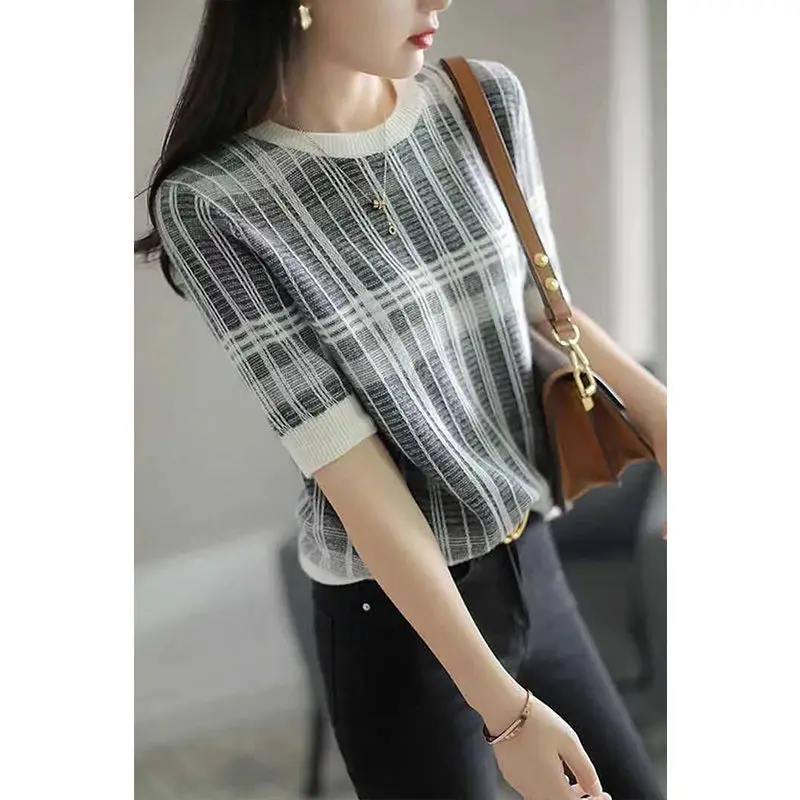 Japanese light luxury check short sleeve pullover sweater summer new fashion loose slimming outside wear base T-shirt women
Japanese light luxury check short sleeve pullover sweater summer new fashion loose slimming outside wear base T-shirt women