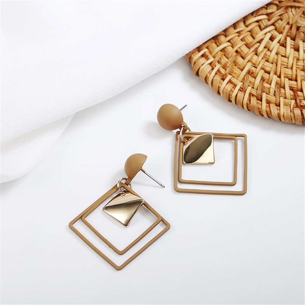 New Korean Alloy Earrings For Women Statement Vintage Geometric Dangle Drop Earrings 2021 Female Wedding Fashion Jewelry
New Korean Alloy Earrings For Women Statement Vintage Geometric Dangle Drop Earrings 2021 Female Wedding Fashion Jewelry