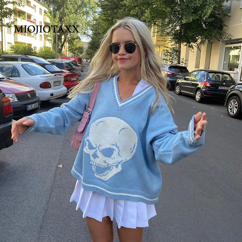 MIOJIOTAXX 2022 Autumn Winter Skull V-Neck Sweater New Love Loose Versatile Long Sleeved Wool Top Womens Vintage Sweaters
MIOJIOTAXX 2022 Autumn Winter Skull V-Neck Sweater New Love Loose Versatile Long Sleeved Wool Top Womens Vintage Sweaters