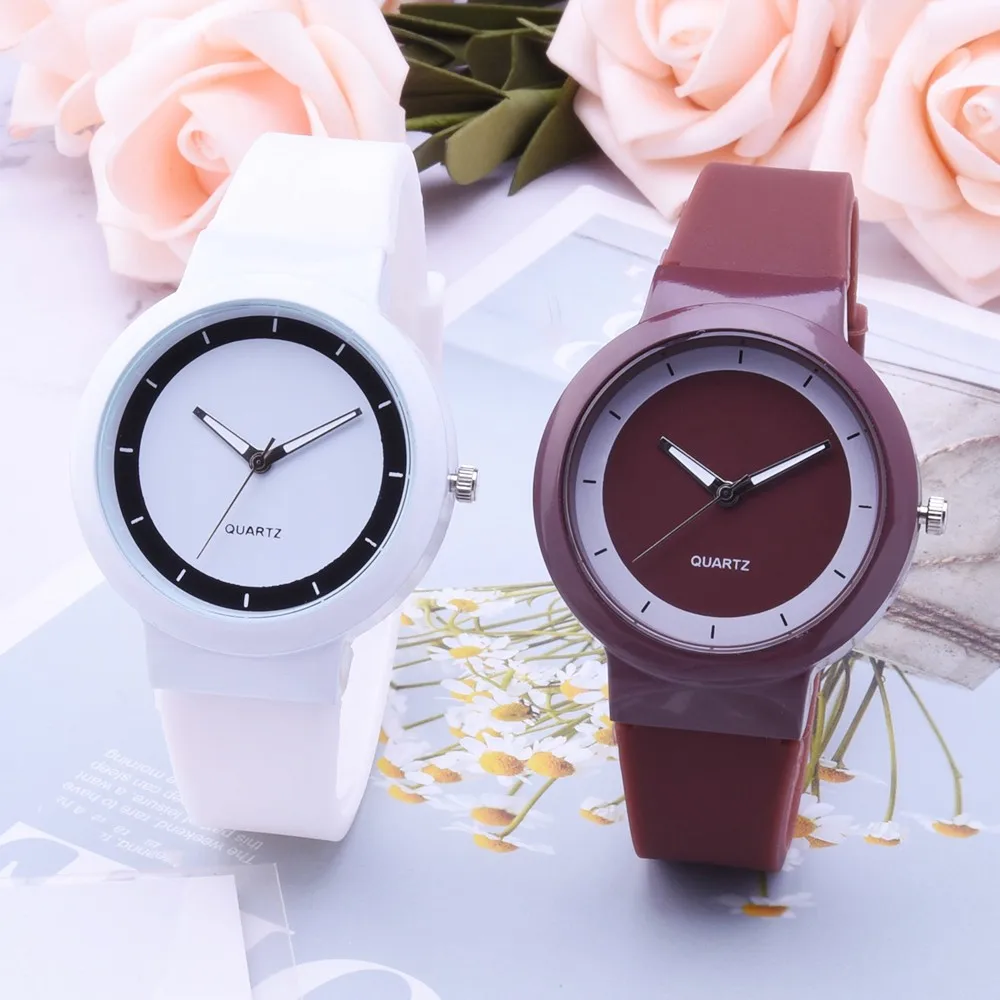 Ladies Trendy High Quality Jelly Color Silicone Strap Quartz Watch Casual Fashion Simple Round Dial Student Watch
Ladies Trendy High Quality Jelly Color Silicone Strap Quartz Watch Casual Fashion Simple Round Dial Student Watch