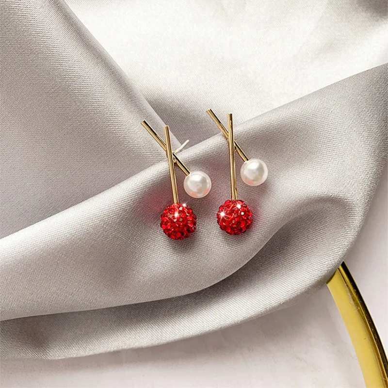 S925 Silver Needle Ring Earrings Women New Exaggerated Pearl Round Red Versatile Temperament High Sense Ear Pendant Fashion
S925 Silver Needle Ring Earrings Women New Exaggerated Pearl Round Red Versatile Temperament High Sense Ear Pendant Fashion