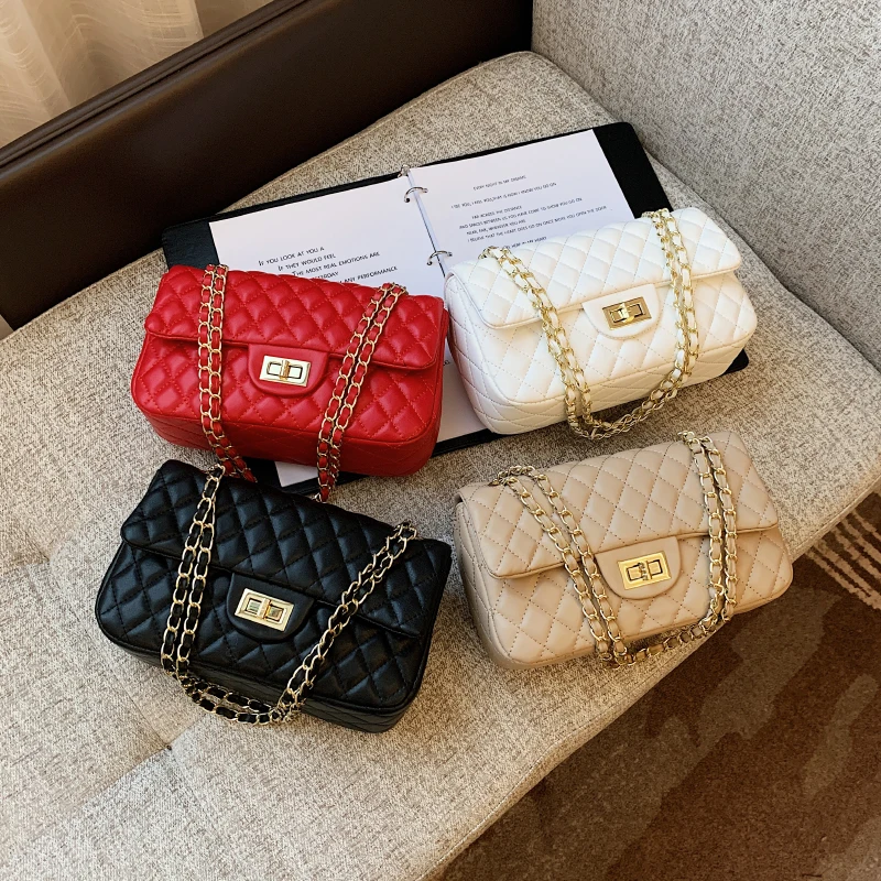 Lingge chain women's bag 2021 new large bag, European and American single shoulder flap lock T-stage show bag
Lingge chain women's bag 2021 new large bag, European and American single shoulder flap lock T-stage show bag