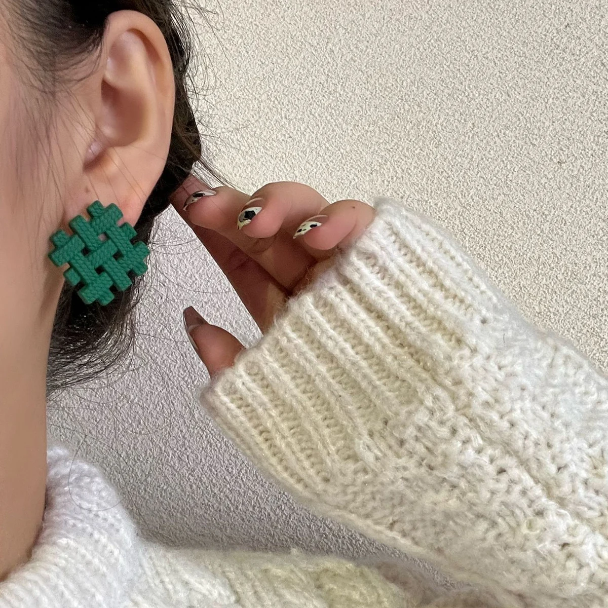 

IngeSight.Z 5 Colors Vintage Geometric Cross Stud Earrings for Women Statement Green/Blue Ear Piercing Earrings Jewelry Brincos
