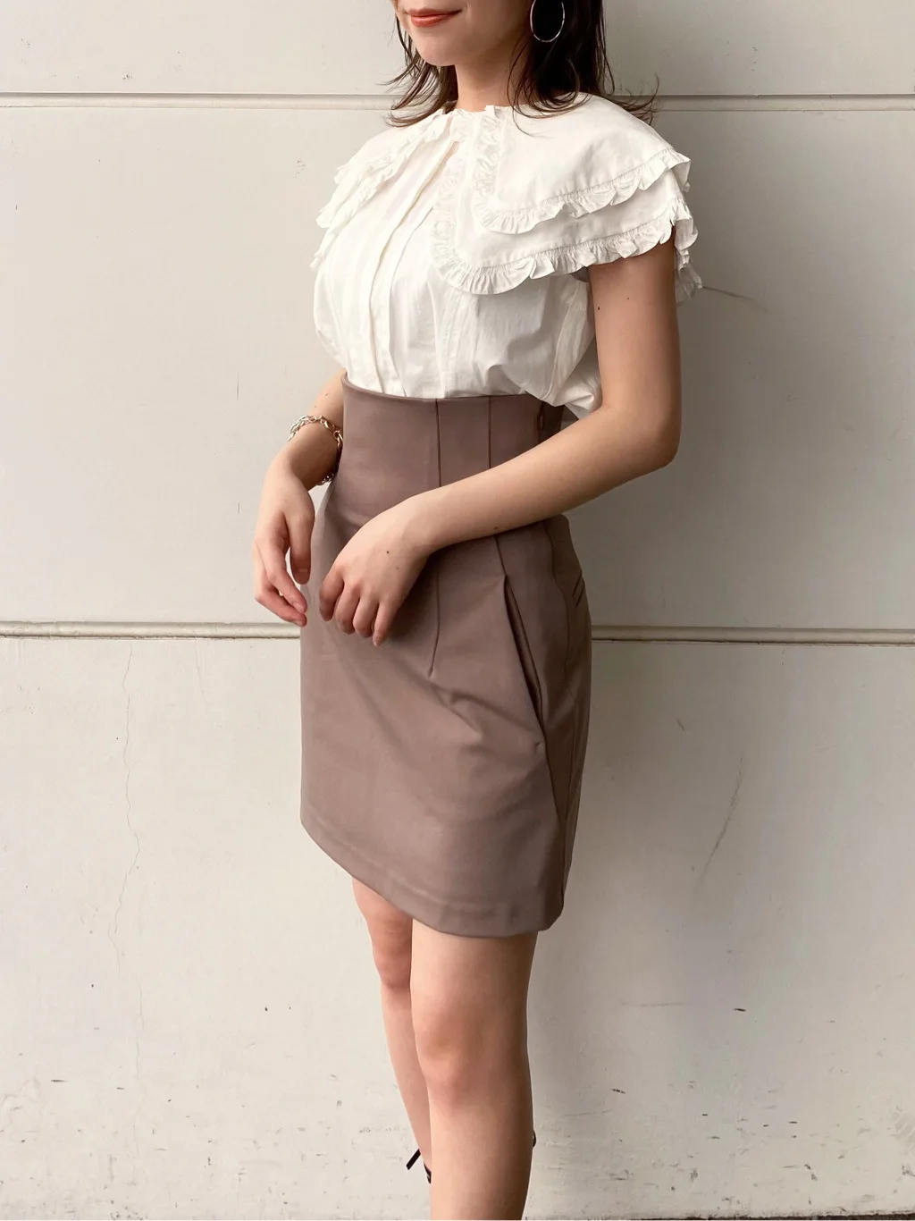 Two-pocket slim over-knee pleated sexy mini skirt summer women's clothing Faldas 2021 new fashion Japanese style Jupe
Two-pocket slim over-knee pleated sexy mini skirt summer women's clothing Faldas 2021 new fashion Japanese style Jupe