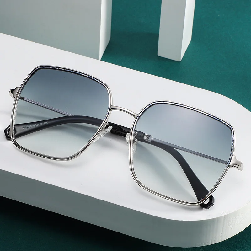 Роскошные Металлические солнцезащитные очки для женщин и мужчин, квадратные солнцезащитные очки, Женские Двухцветные солнцезащитные очки ...
Роскошные Металлические солнцезащитные очки для женщин и мужчин, квадратные солнцезащитные очки, Женские Двухцветные солнцезащитные очки ...