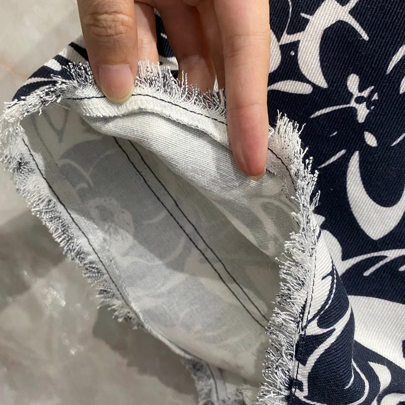 Luxury Brand Print Denim Shorts for Women Autumn 2021 Top Quality High Waist Denim Shorts Fashion Raw Hem Slim Denim Shorts Lady
Luxury Brand Print Denim Shorts for Women Autumn 2021 Top Quality High Waist Denim Shorts Fashion Raw Hem Slim Denim Shorts Lady