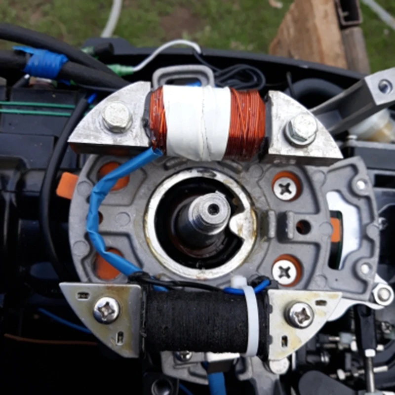 Boat Motor 3B2-06123 Alternator Assy for Tohatsu Nissan 3B2-06123-1 3B2061231 M8/9.8B (2-Stroke)
Boat Motor 3B2-06123 Alternator Assy for Tohatsu Nissan 3B2-06123-1 3B2061231 M8/9.8B (2-Stroke)