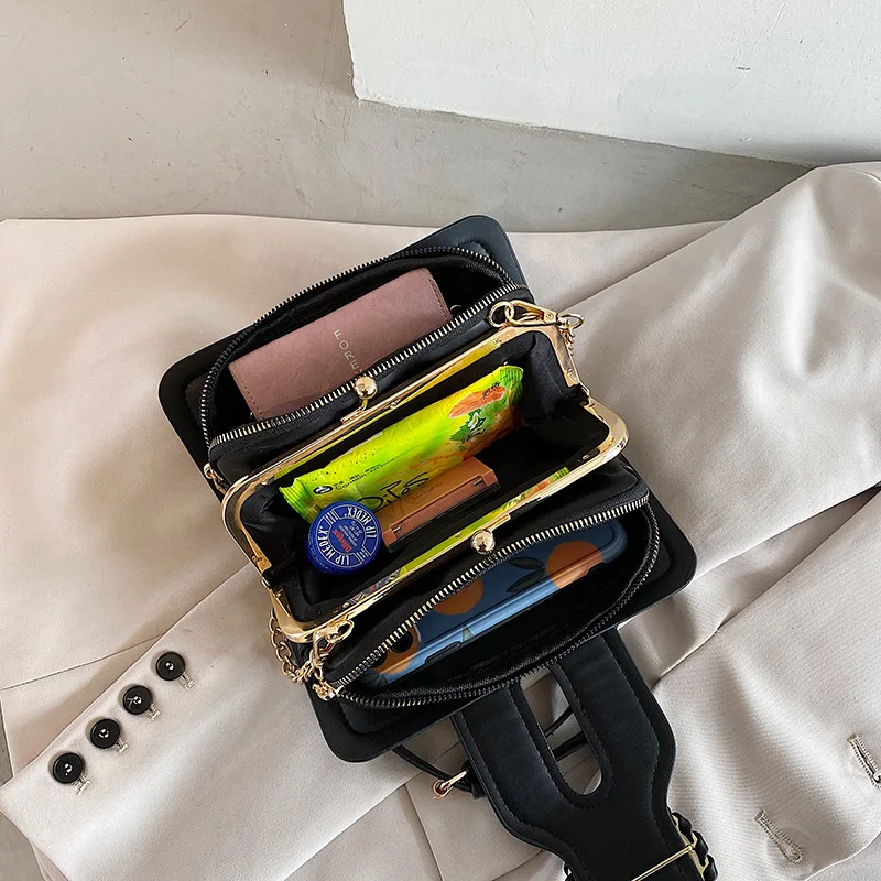 Rivet Black Designer Women Shoulder Bags Solid Leather Handbags Small Square Messenger Bag Retro Hasp Female Phone Bag Purse Sac
Rivet Black Designer Women Shoulder Bags Solid Leather Handbags Small Square Messenger Bag Retro Hasp Female Phone Bag Purse Sac